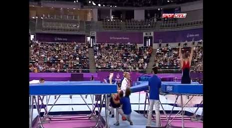 Azerbaijani volunteer rescues Polish athlete - VIDEO
